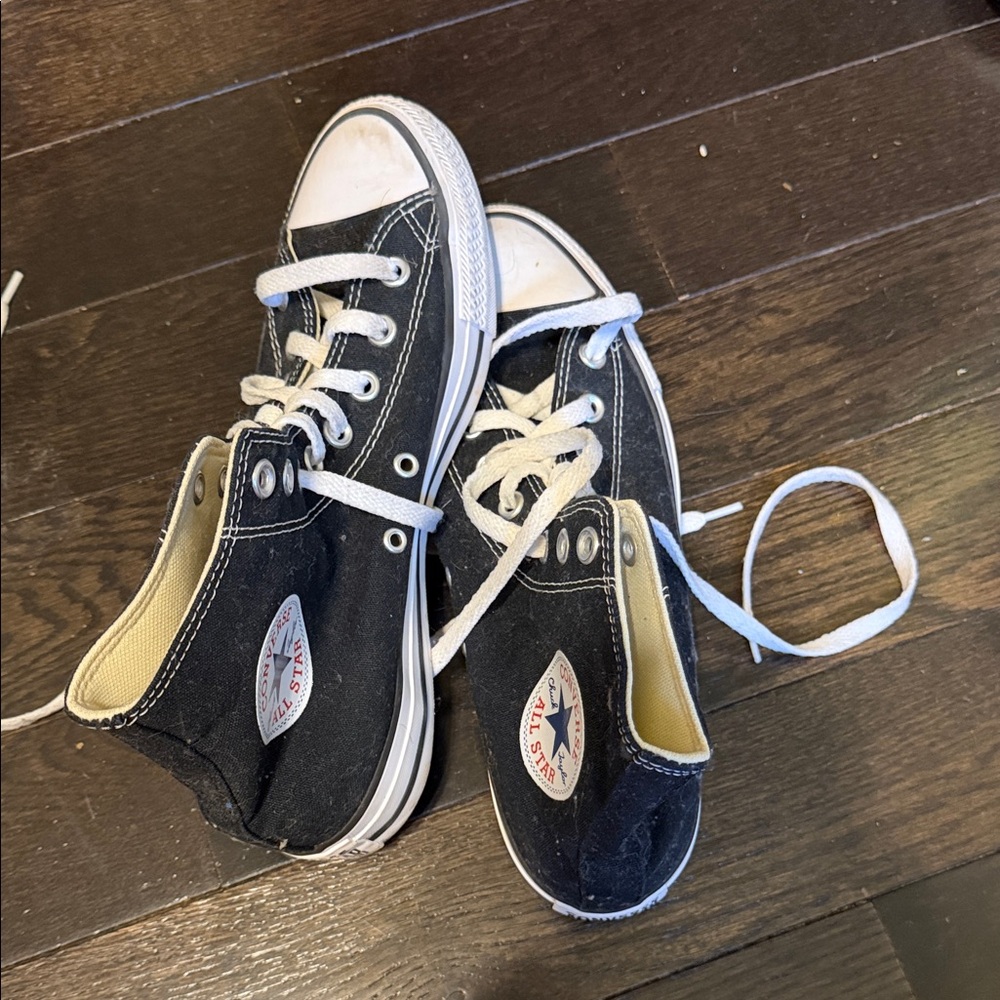 Converse women Black and White High-Tops
